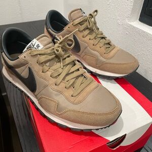 Nike Air Pegasus 83 PRM light brown/khaki and Black Athletic Shoes